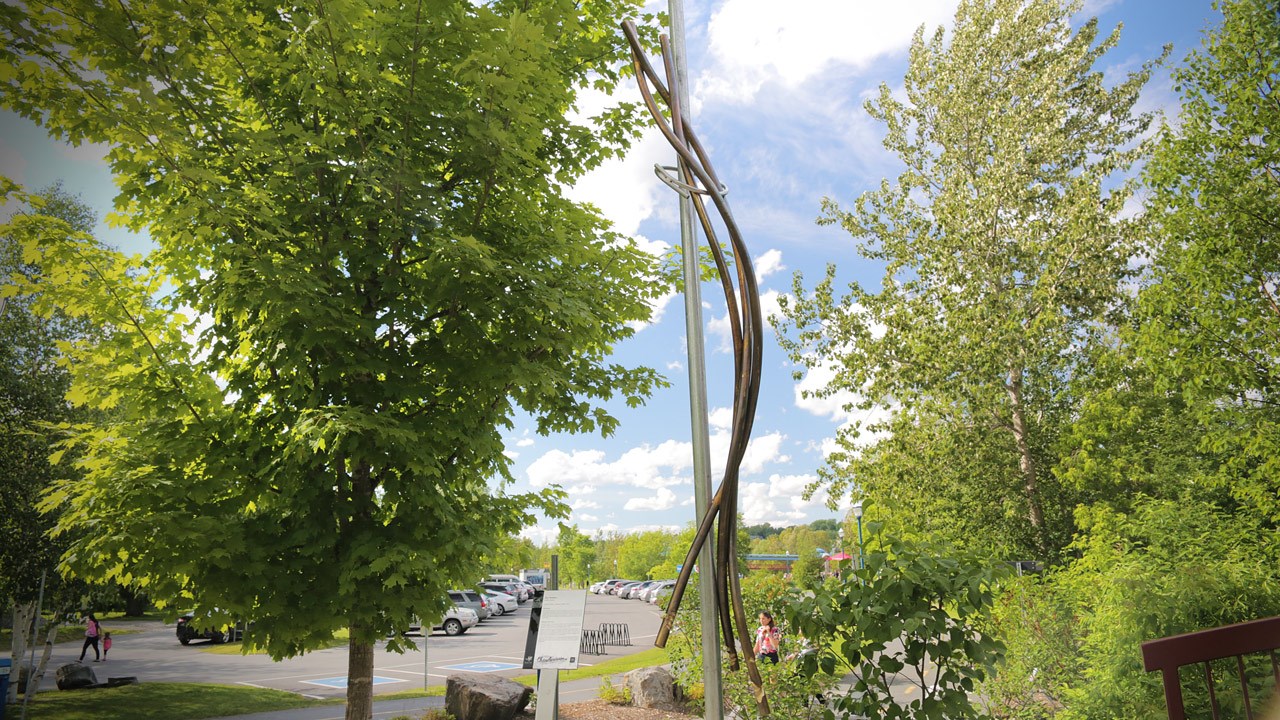 Mains de l'onde de l'artiste Guy Nadeau.