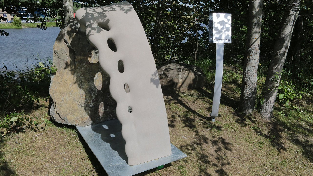 Fontaine de l'ange de l'artiste Mincu Nicolae Rasvan.
