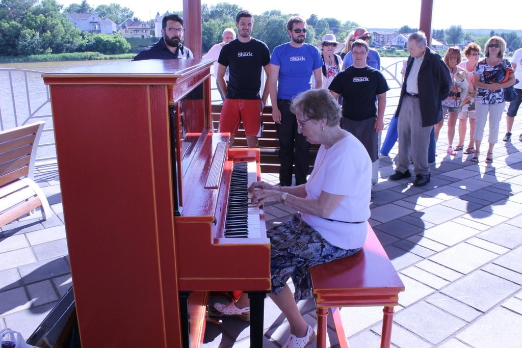 Inauguration du piano urbain au centre-ville de Saint-Georges.