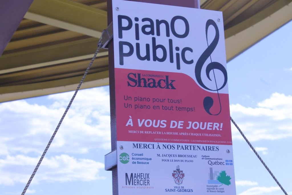 Inauguration du piano urbain au centre-ville de Saint-Georges.