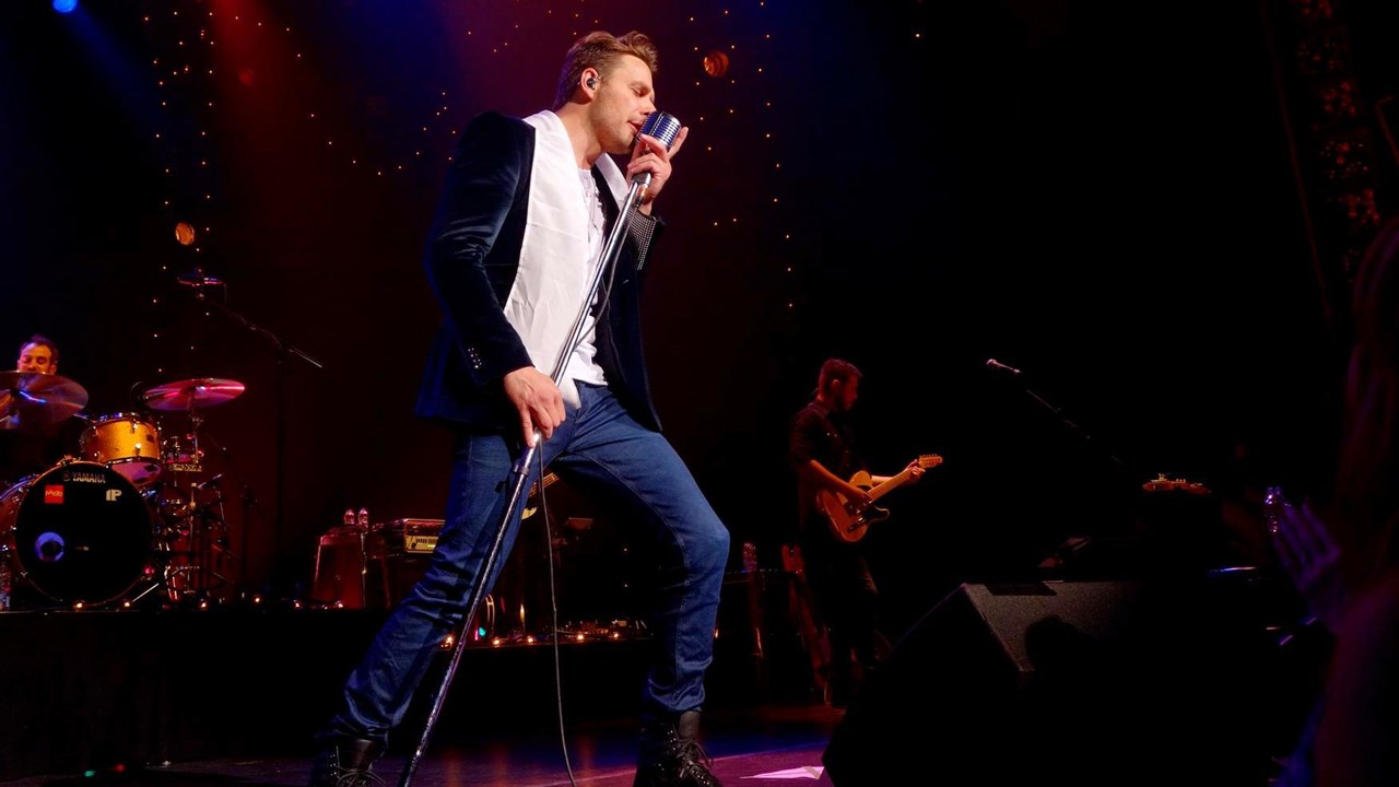 La pièce « Hate Me Tonight » de Robby Johnson s’est classée numéro un à la radio dans le cadre du « Top 40 New Country Chart » dans le « Iceman Show ».