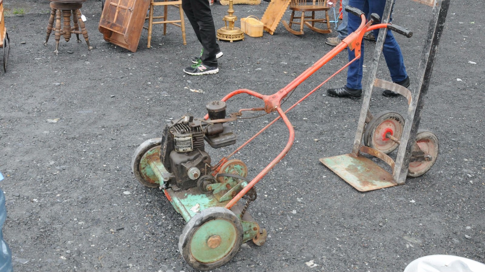 La pluie n'a pas empêché Beauceville de procéder à sa vente de garage