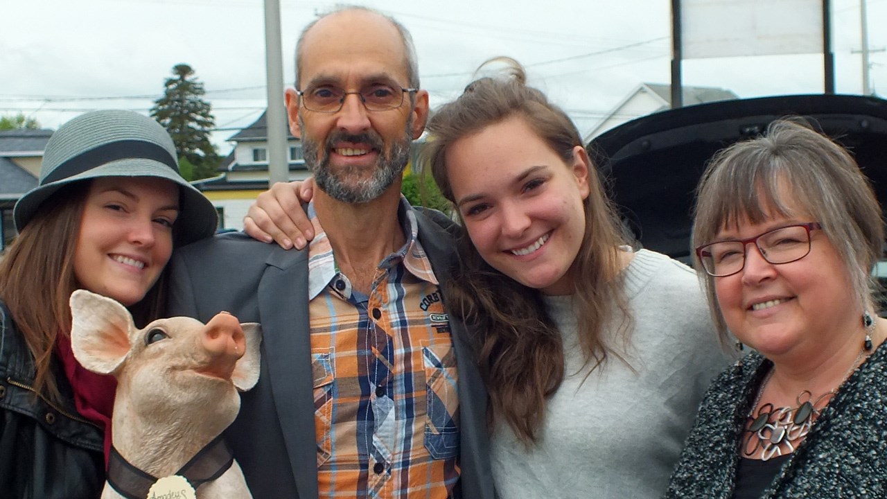 La formation musicale est composée de Caroline Veilleux, Rock Daigle ainsi que leurs deux filles, Catherine et Élisabeth.