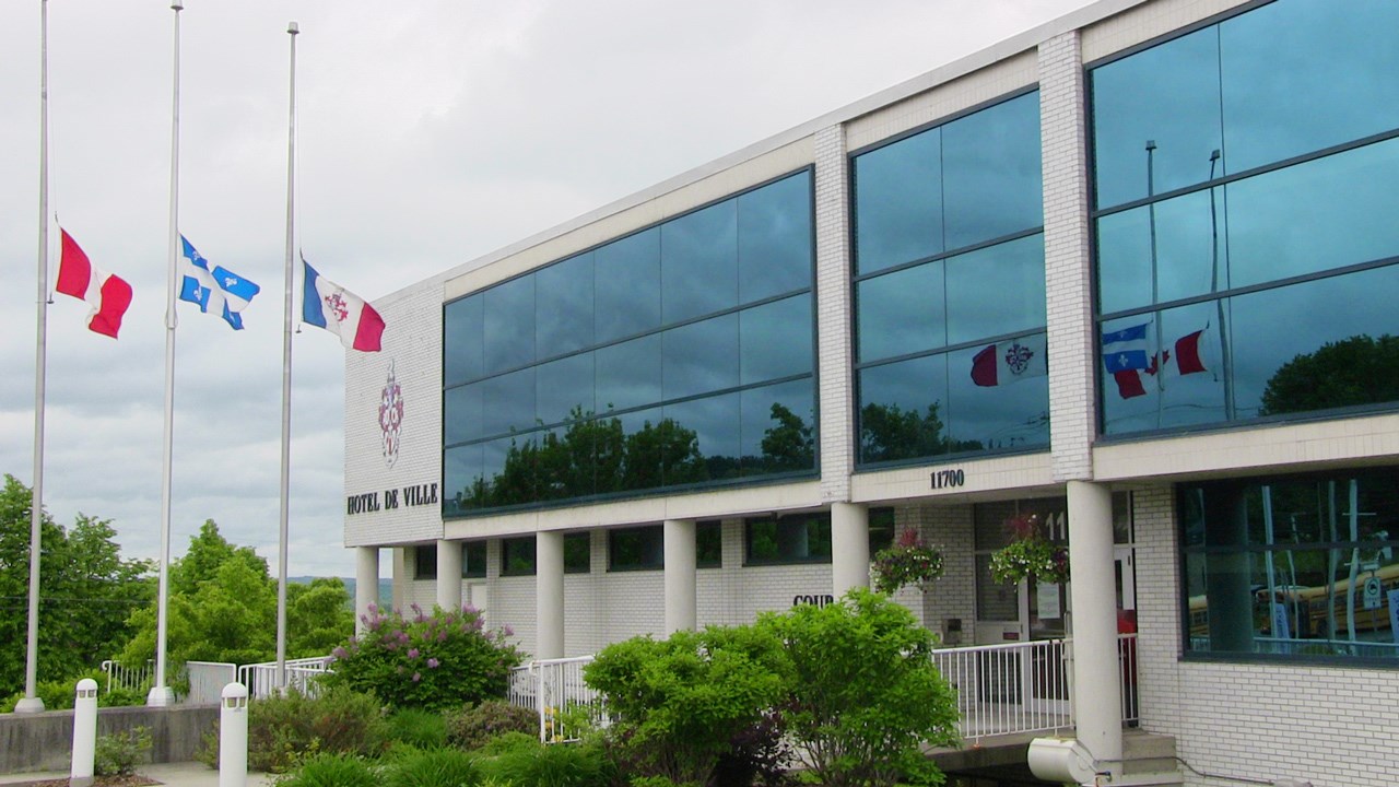 Attentat de Nice : Saint-Georges met ses drapeaux en berne