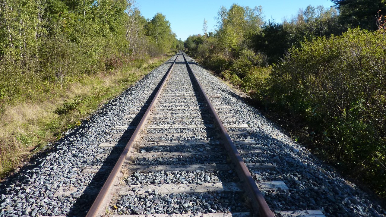 État de la voie ferrée à Scott-Jonction suite aux travaux de réhabilitation.