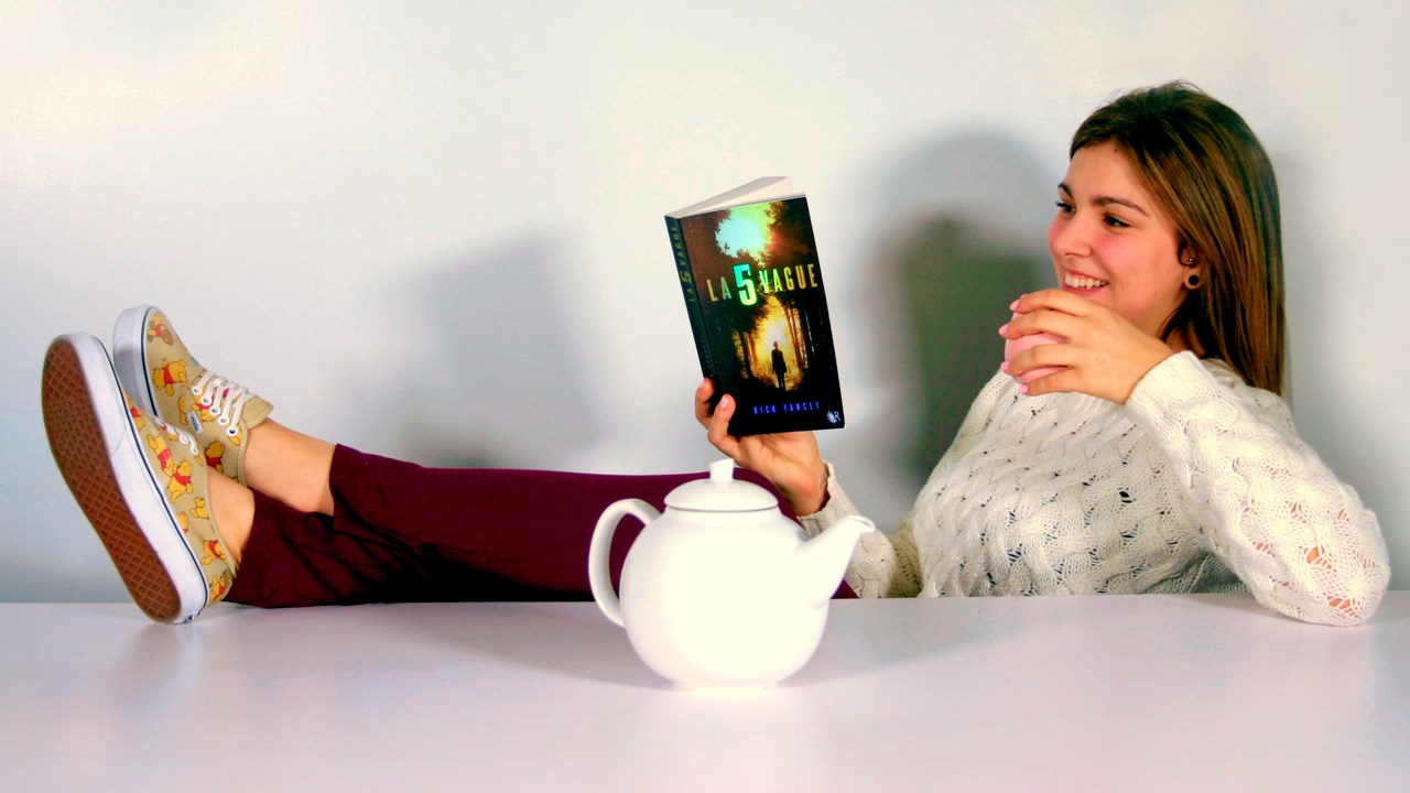 Chloé Poulin partage sa passion des livres sur son blogue littéraire