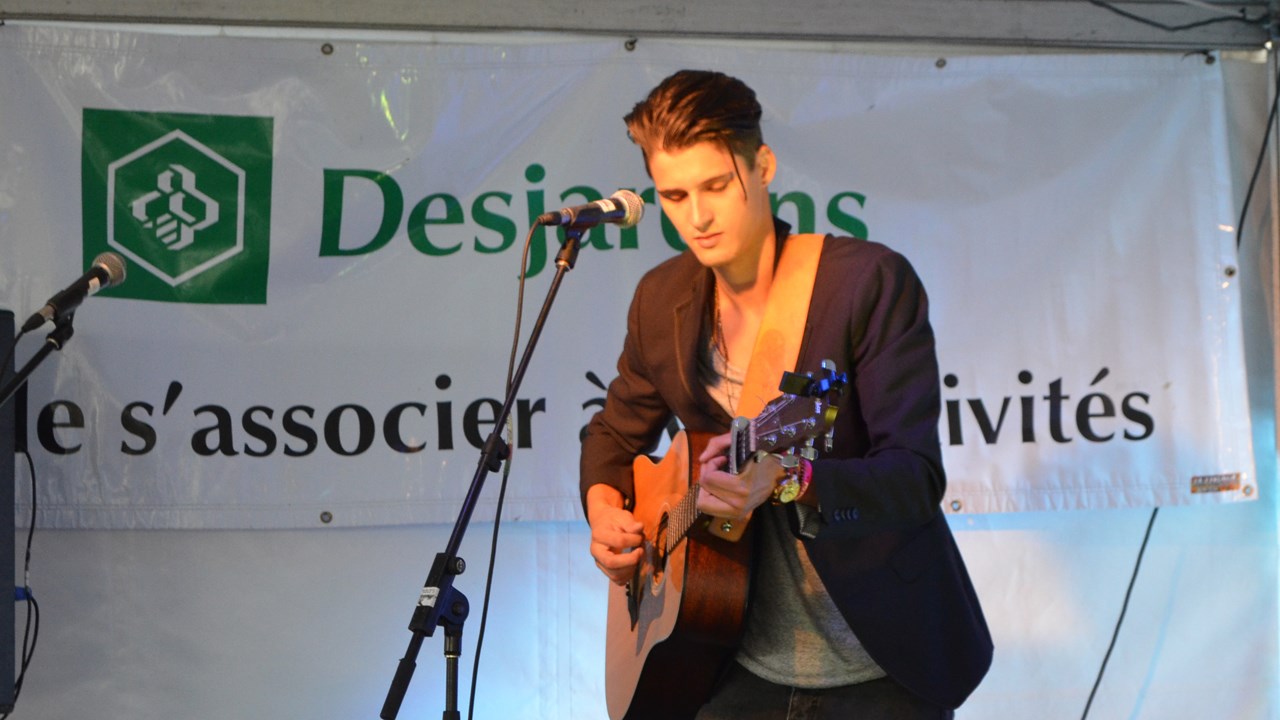 Vincent Dupont offre une performance intime lors du Funfest Weekend