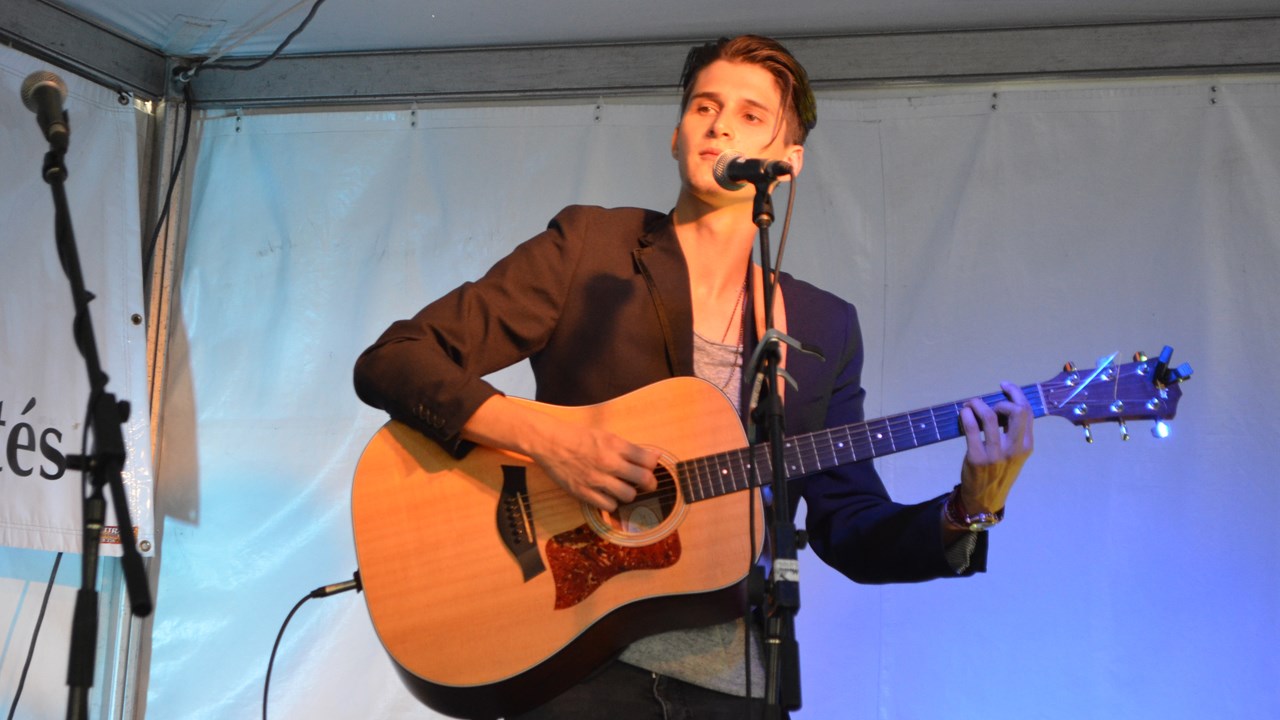 Vincent Dupont offre une performance intime lors du Funfest Weekend