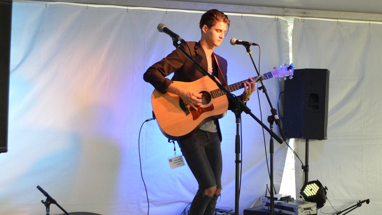 Vincent Dupont offre une performance intime lors du Funfest Weekend