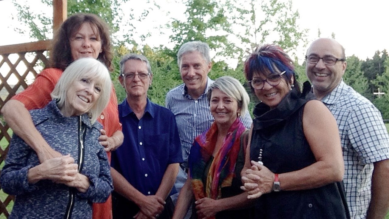 De gauche à droite, l'équipe qui contribue généreusement au Festival tout au long de l'année : Louise Chamberland, responsable du programme; Suzie Guay, directrice; Richard Lapointe, communications; Luc Thibaudeau, financement; Michelle Giguère, logistique; Denise Leclerc, logistique; et Daniel Ferland, conseiller.