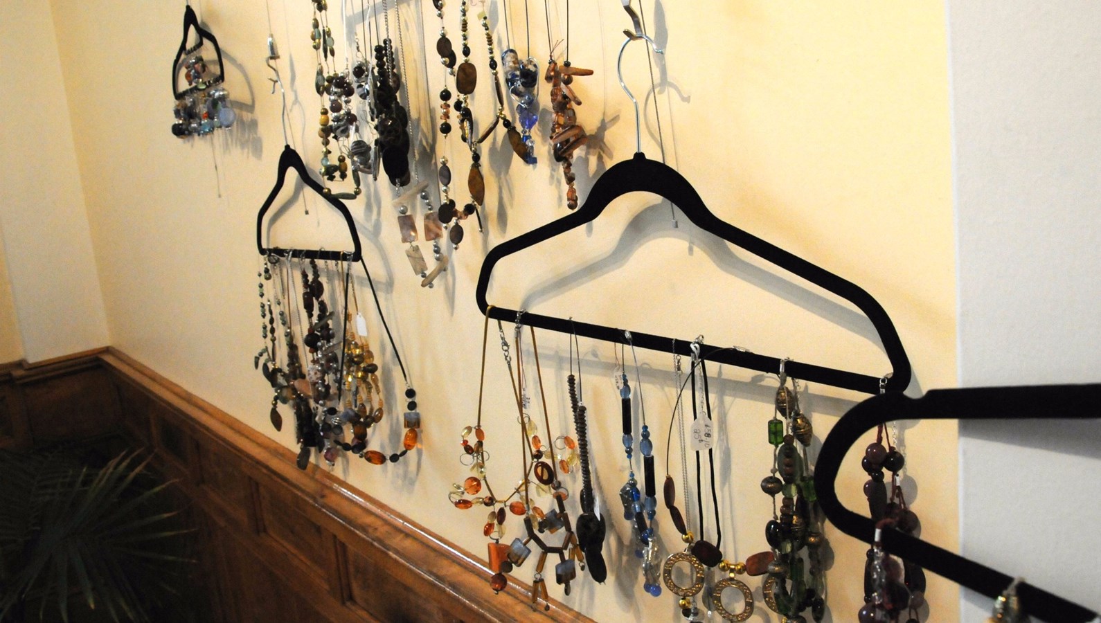 La couleur de la vie dans les bijoux de Jasmine Plante