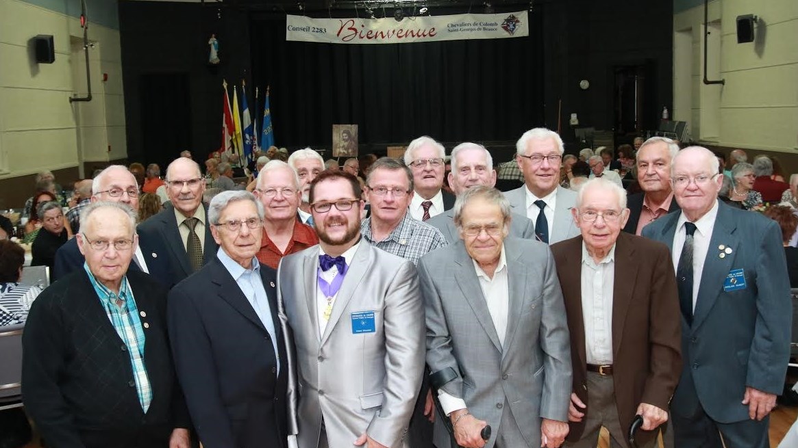 Les Chevaliers de Colomb soulignent le 95e anniversaire du Conseil 2283