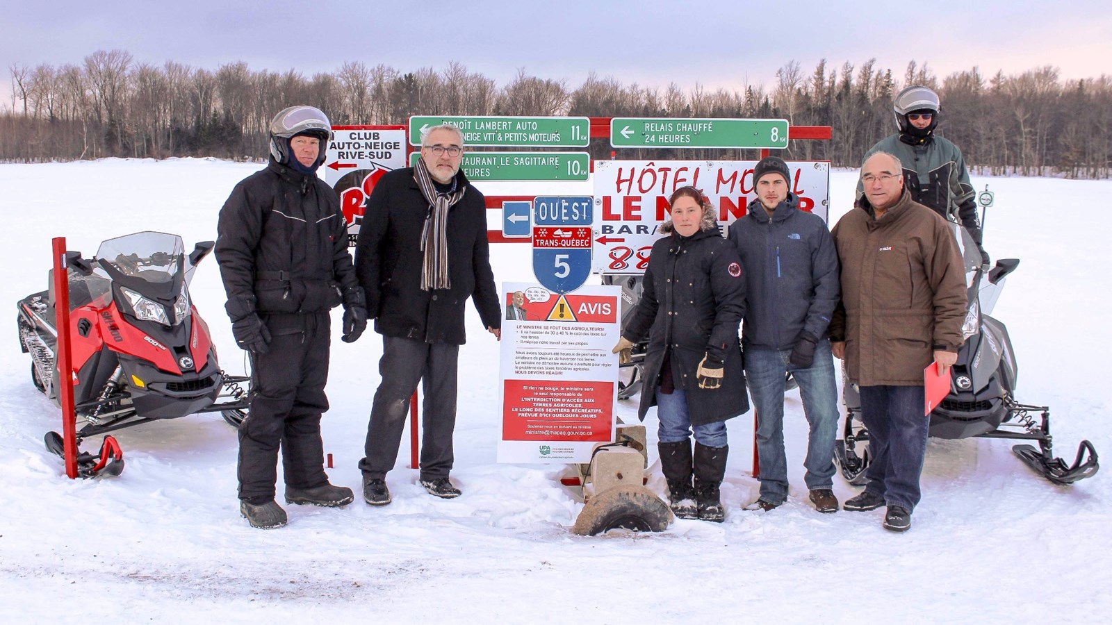 Ghislain Bolduc, président du club Motoneige Beauce Sud, Paul Doyon, président de la Fédération de l’UPA de la Chaudière-Appalaches, Catherine Blanchet, copropriétaire de la Ferme Céjabet, William Lemelin, président du Syndicat de l’UPA de Bellechasse et Pierre Lemieux, 1er vice-président de la Confédération de l’UPA, étaient présents lundi dernier à un point presse organisé dans le cadre de la réforme du Programme de crédit de taxes foncières agricoles. 