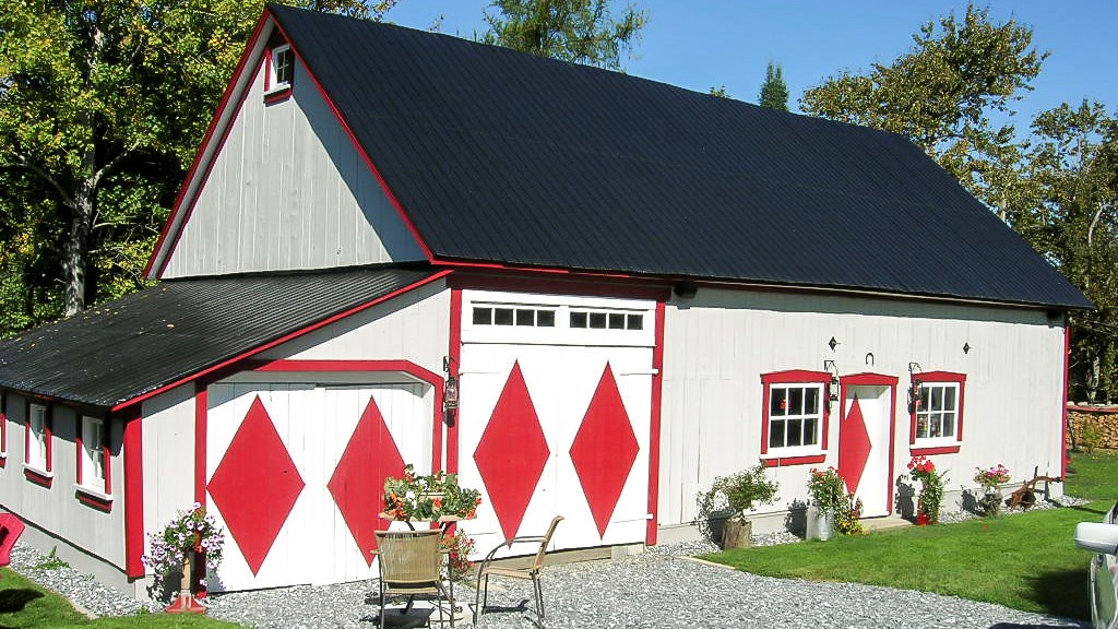 La restauration d'une vieille grange à Saint-Séverin avait valu à M. Claude Morin d'être désigné lauréat 2015 pour la MRC Robert-Cliche dans la catégorie « conservation et préservation ».