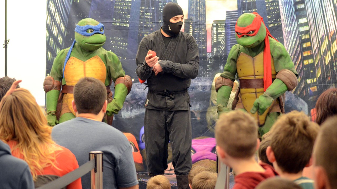 Les Tortues Ninjas attirent plus de 300 personnes à Journée d'alphabétisation familiale