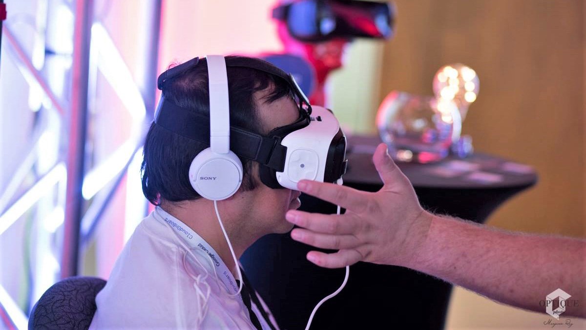 Dans la zone techno du Forum techno-web affaires, les participants pouvaient essayer des lunettes 3D. Un espace était dédié à la réalité augmentée.