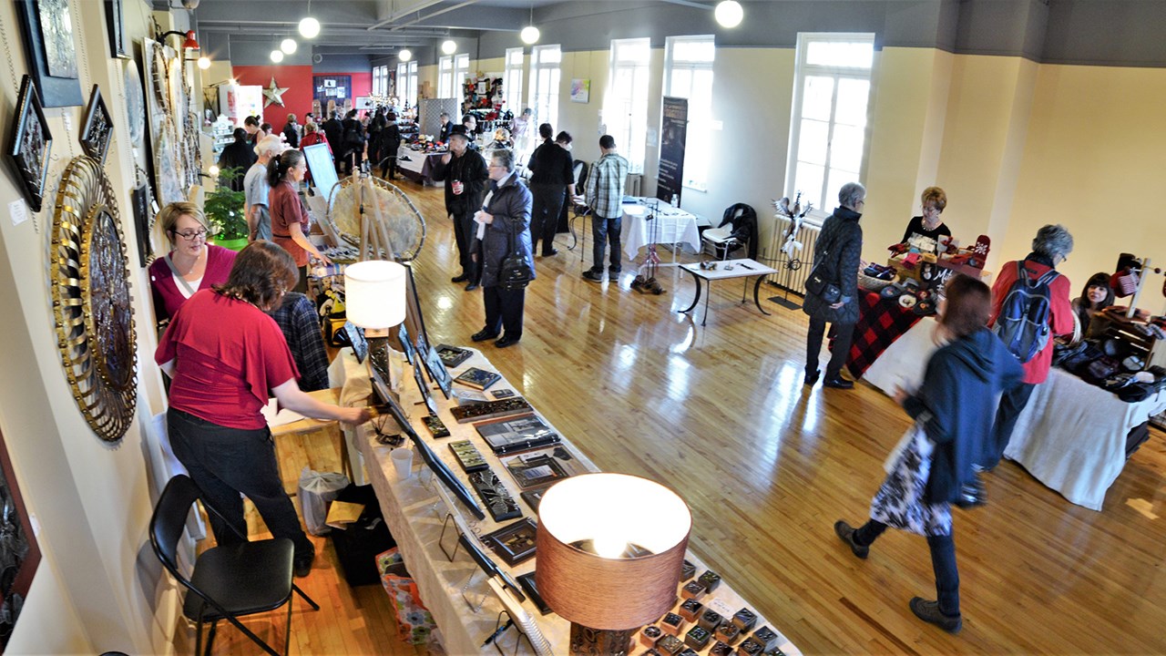 La 33e édition du Salon des Artistes et Artisans de Beauce se déroulera lors des 17, 18 et 19 novembre 2017 au Centre culturel Marie-Fitzbach à Saint-Georges.