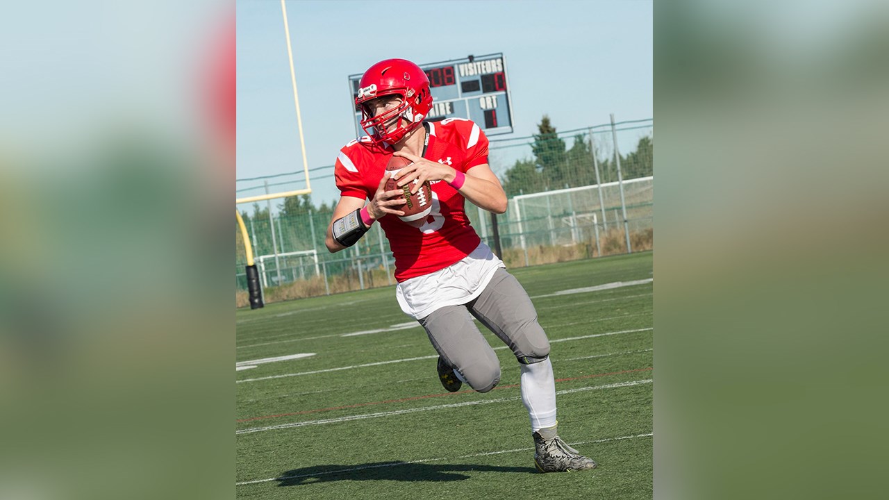 Justin Quirion, quart-arrière des Dragons, a réussi 100 % de ses 13 passes, dont trois pour des touchés.