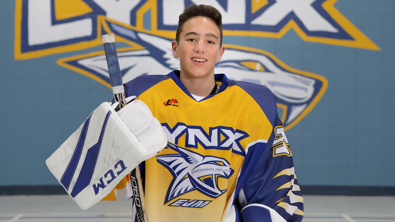 Mathis Bouchard a réalisé 22 arrêts dans une victoire de 3 à 2 des Lynx face au Collège Mont-Sainte-Anne.