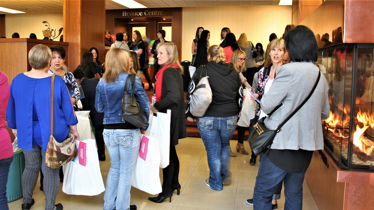 Le bureau coordonnateur du CPE Au Palais des Merveilles de Saint-Georges a organisé un colloque ayant pour thème « Mon milieu, mon multiâge, ma richesse ! » samedi le 28 octobre dernier, au Centre de congrès Le Georgesville.