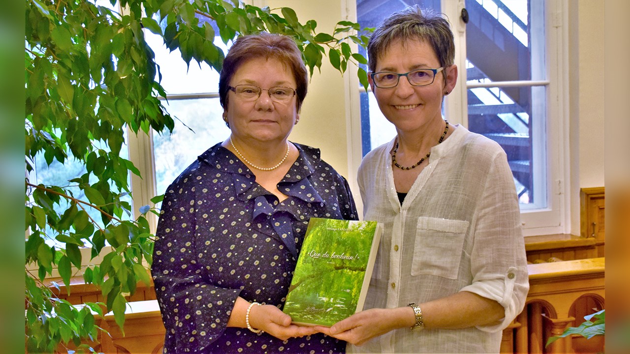 Originaire de Saint-Honoré-de-Shenley, l'auteure beauceronne Solange Lapointe a lancé son premier livre intitulé « Que du bonheur ! » lors du dimanche 29 octobre 2017 au Centre culturel Marie-Fitzbach à Saint-Georges. 