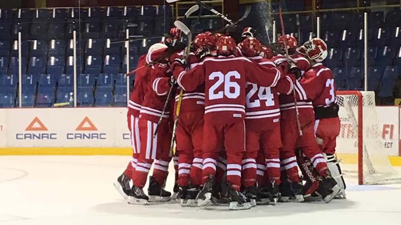 La formation juvénile de hockey des Dragons veut augmenter son avance au premier rang