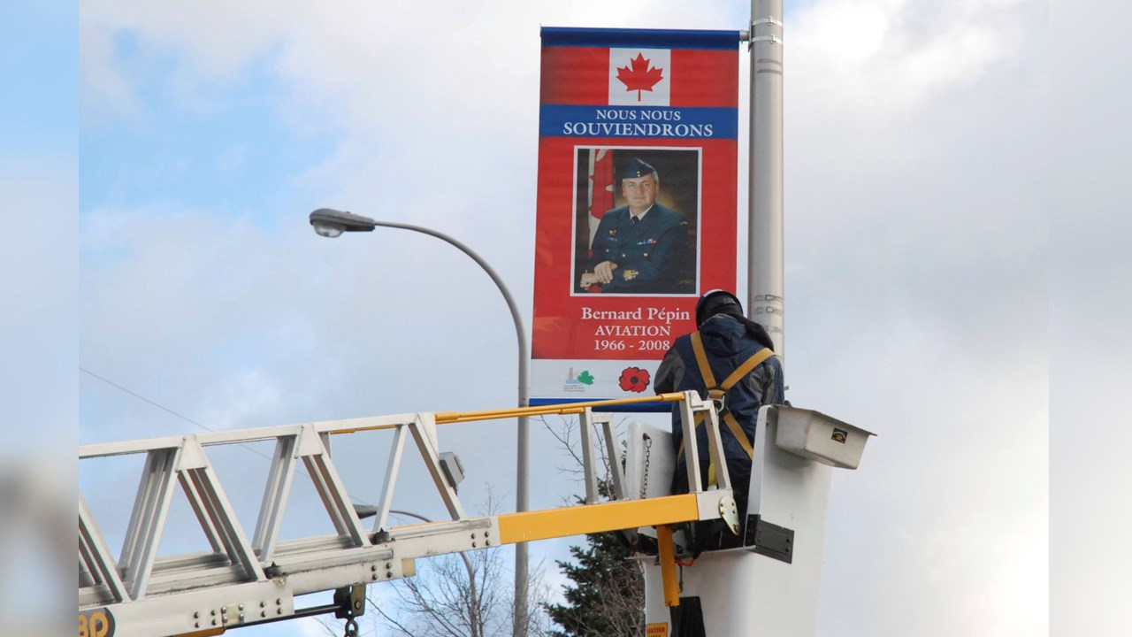 Un total de 48 oriflammes installées en Beauce en hommage aux vétérans