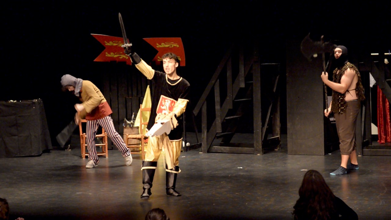 Des finissants du Cégep rendent un hommage satirique à Shakespeare