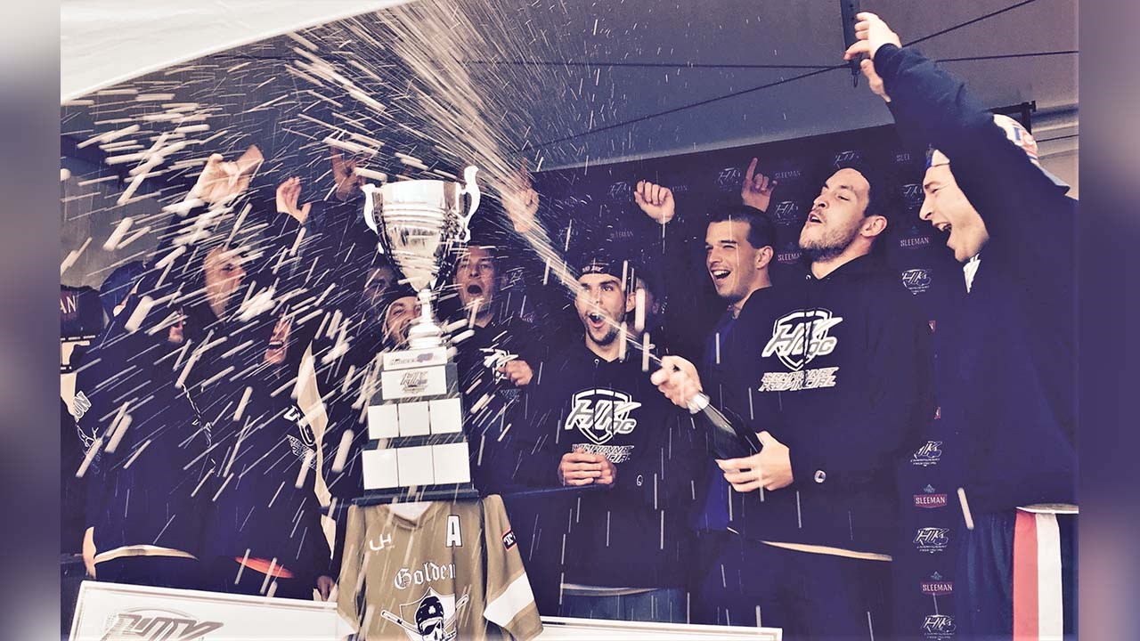 L'équipe The Golden Goal de la ligue de hockey balle Dek Beauce de Saint-Isidore au championnat provincial de l'émission télévisée HockeyQC.ca.