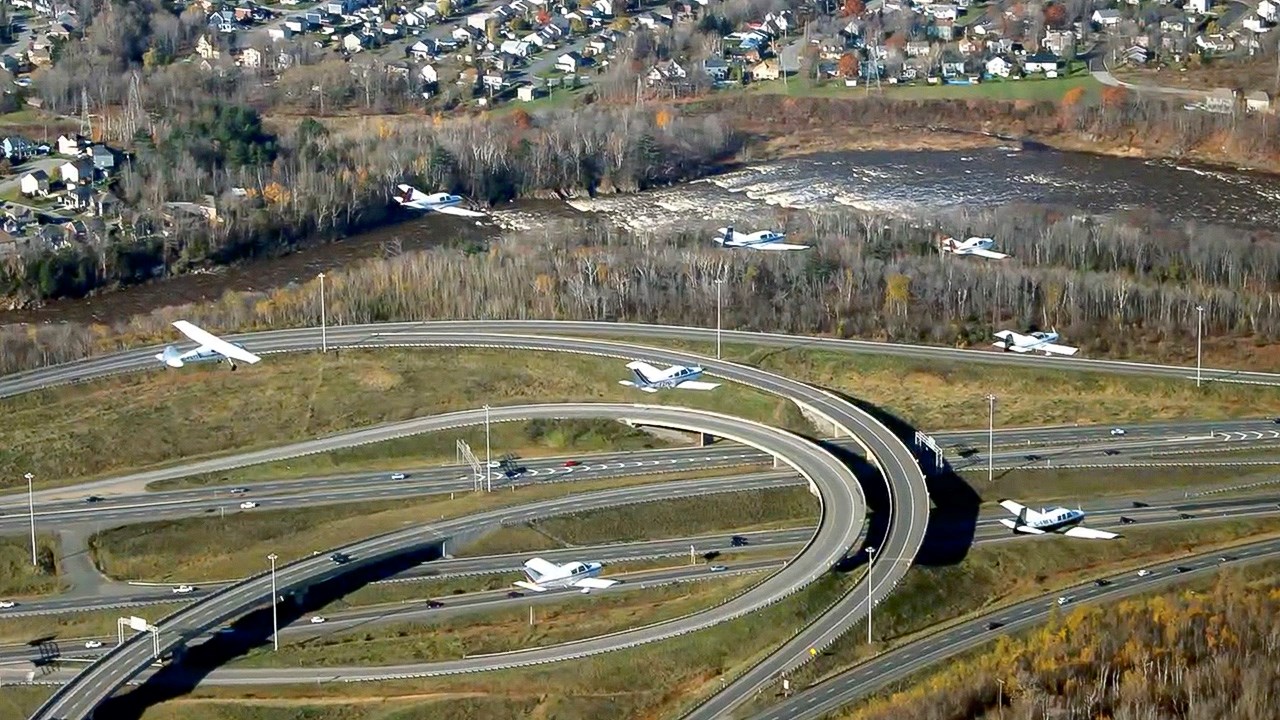 Neuf pilotes du CAB ont survolé Québec pour se préparer au Jour du Souvenir