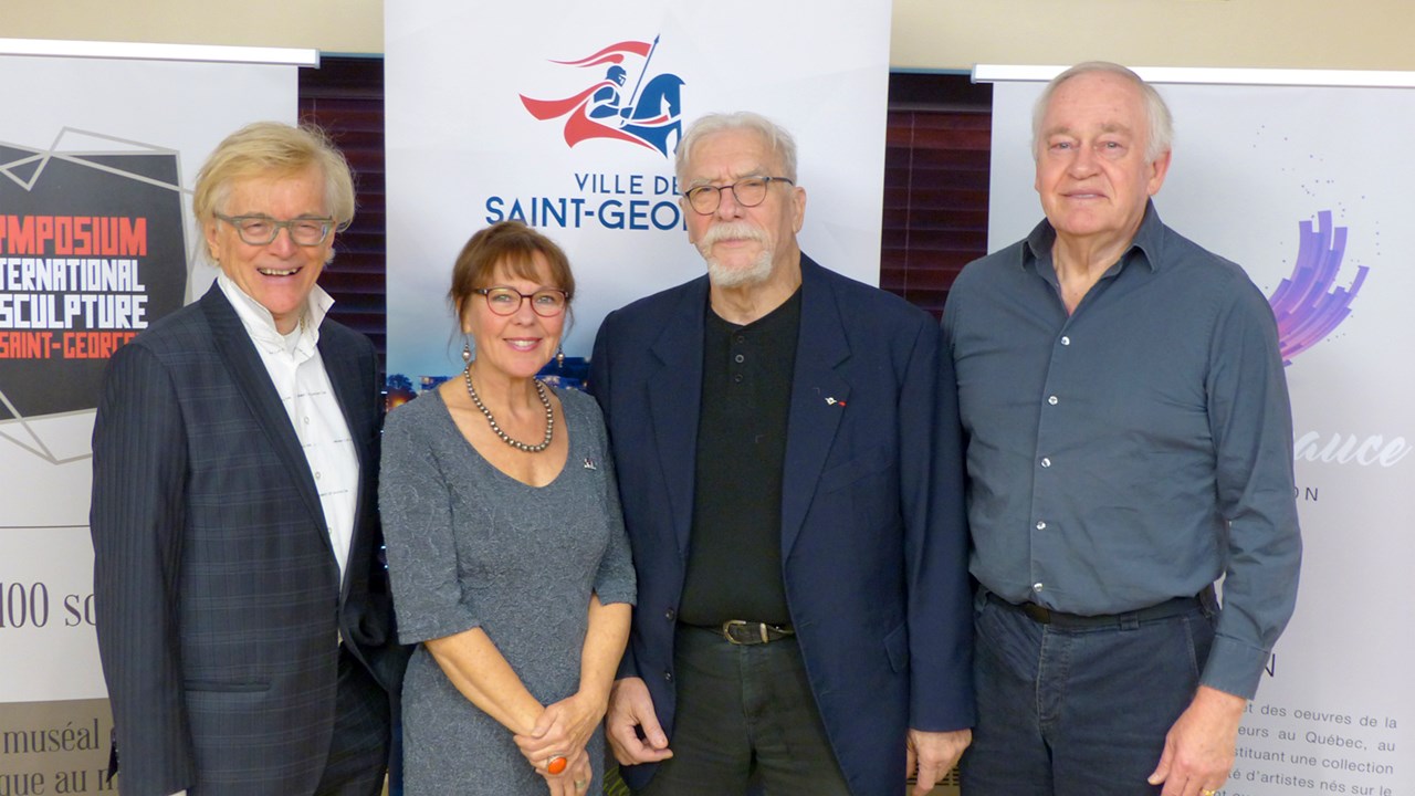De gauche à droite : Joseph-Richard Veilleux, directeur artistique de Beauce Art : L’International de la sculpture, Solange Thibodeau, conseillère municipale du district 7 à Saint-Georges, Christian Fleitz, trésorier pour Art en Beauce La Collection et Paul Baillargeon, initiateur et administrateur du projet de Beauce Art : L’International de la sculpture.
 