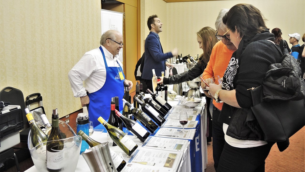 La 9e édition du Salon des vins de Saint-Georges s'est déroulée au centre de congrès Le Georgesville, dimanche le 19 novembre 2017, de 12 h à 17 h.