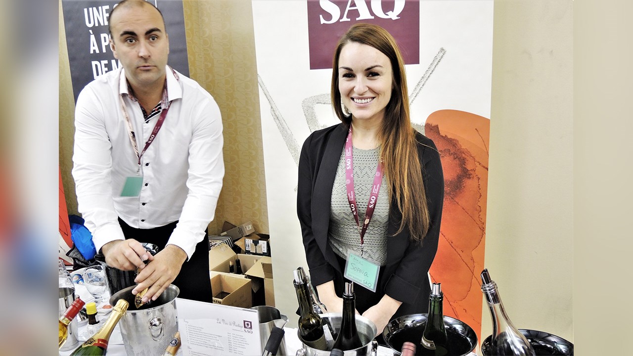 La 9e édition du Salon des vins de Saint-Georges s'est déroulée au centre de congrès Le Georgesville, dimanche le 19 novembre 2017, de 12 h à 17 h.