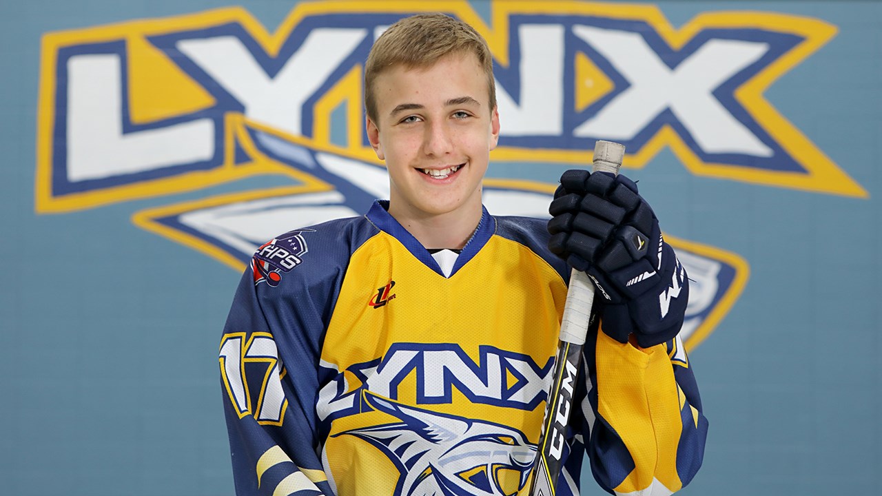 Antoine Guay-Tanguay  (M15) a inscrit deux buts  lors de la première rencontre de la fin de semaine.