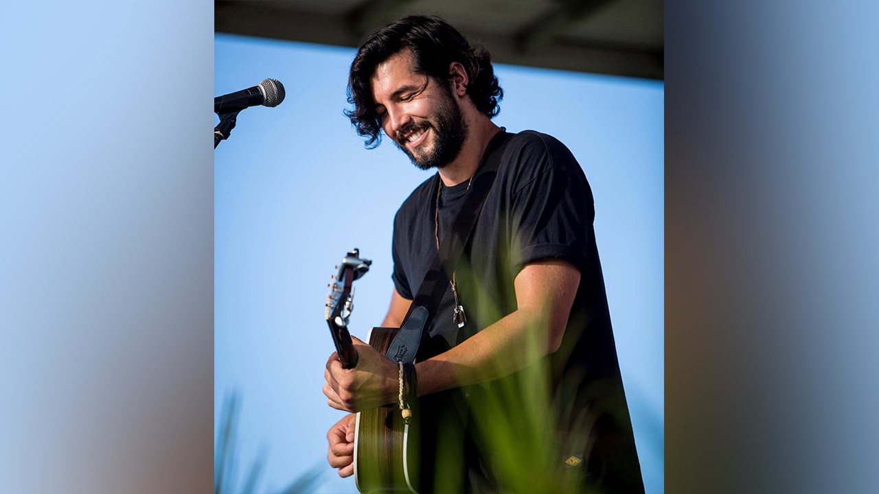 Le spectacle de Bobby Bazini, avec en première partie l'artiste beauceron Laurence Castera (sur la photo), aura lieu lors du samedi 25 novembre 2018, dès 20 h, à la salle Alphonse-Desjardins du Cégep Beauce-Appalaches de Saint-Georges.