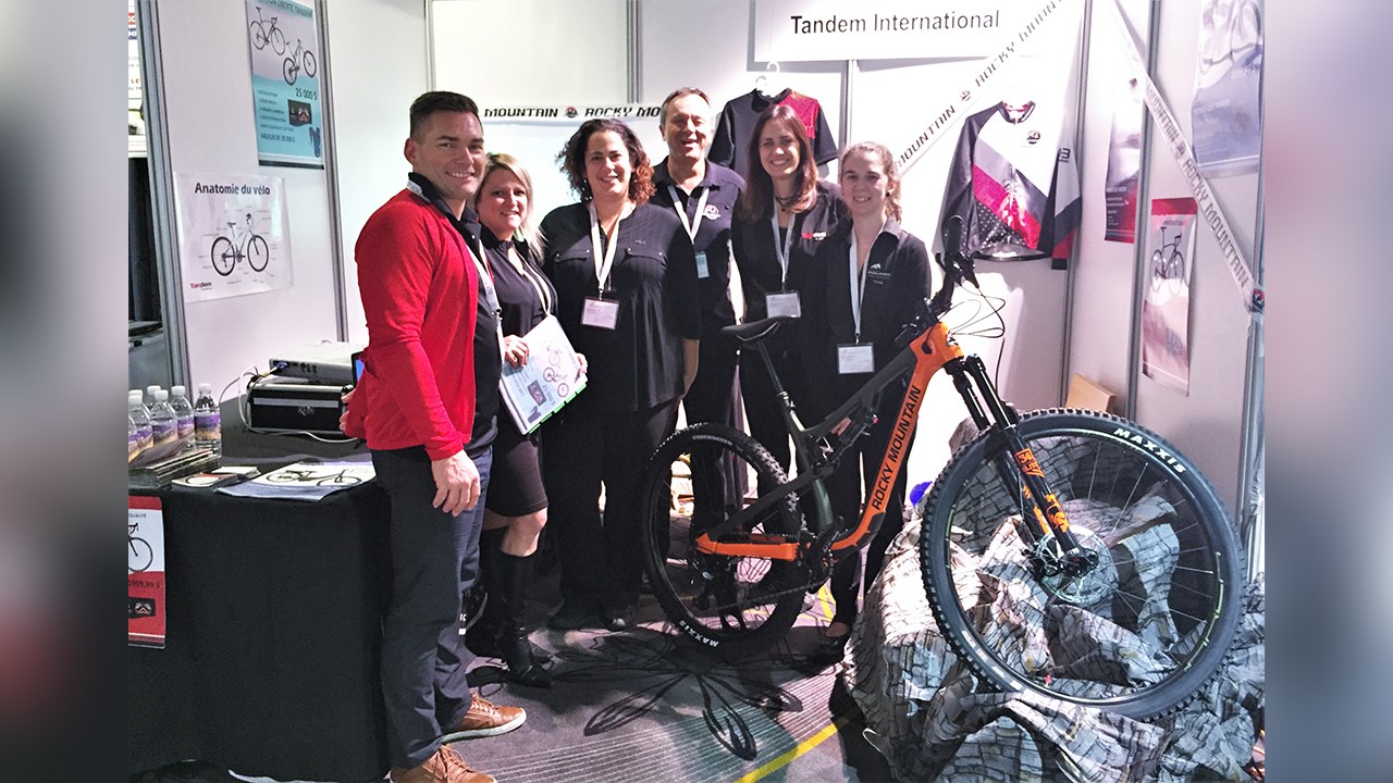 Les participants et les intervenants du volet francophone de Tandem International ont simulé la vente des produits et des services provenant du Groupe Procycle de Saint-Georges à la 20e Foire commerciale canadienne des entreprises d’entraînement, qui s'est déroulée lors des 15 et 16 novembre derniers à Chicoutimi.