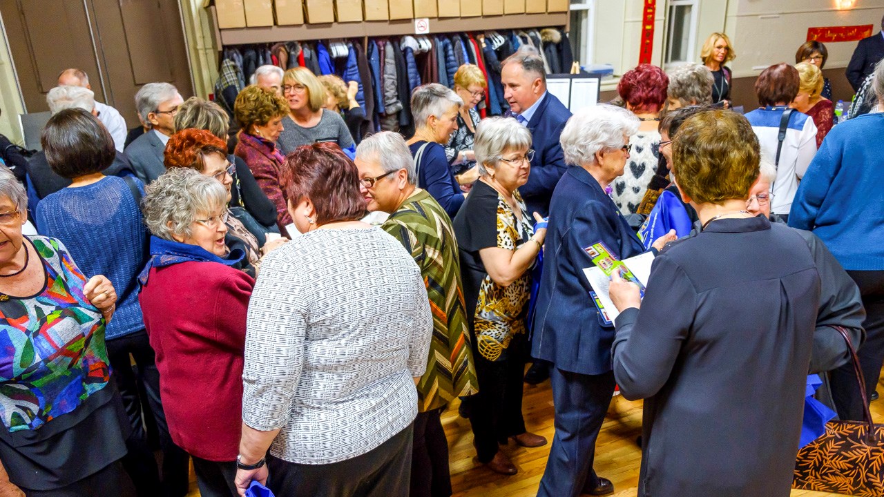 Près de 150 personnes étaient réunies à la salle paroissiale de Saint-Georges pour célébrer le 100e anniversaire du Cercle de Fermières Saint-Georges.