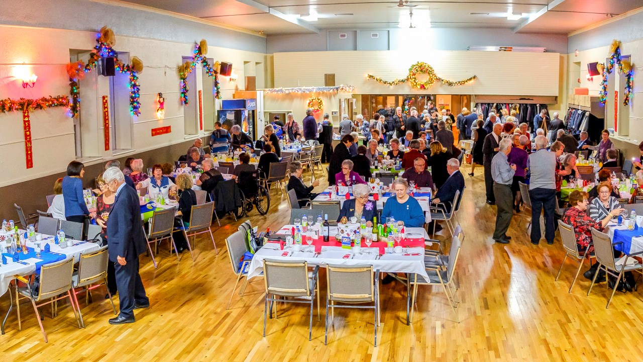 Près de 150 personnes étaient réunies à la salle paroissiale de Saint-Georges pour célébrer le 100e anniversaire du Cercle de Fermières Saint-Georges.