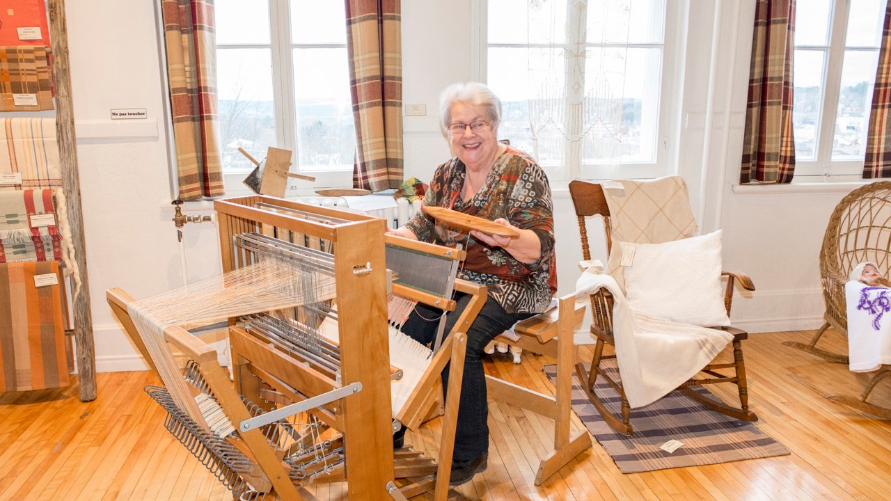 Le Cercle de Fermières St-Georges démontre son savoir-faire ancestral lors d'ateliers