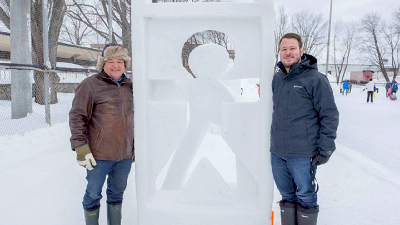 Le 19e concours de sculptures sur neige transformé en festival festif à St-Georges