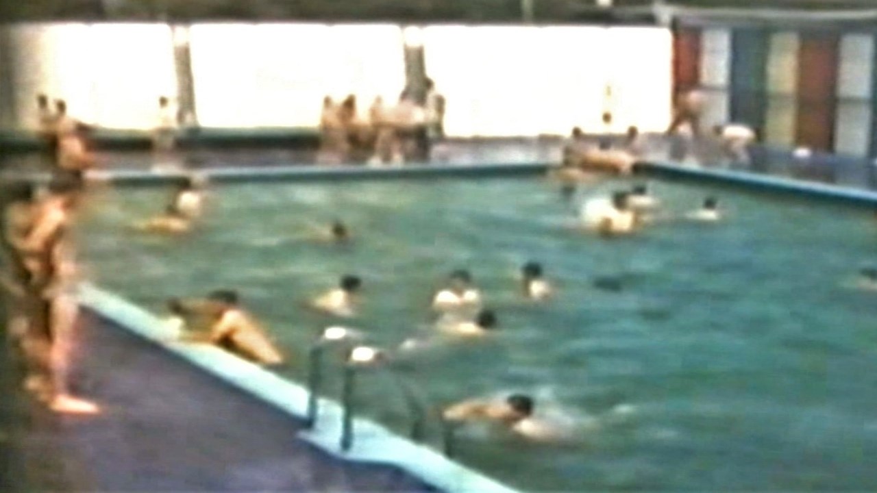 Dans cette capsule d'Hier à aujourd'hui avec Normand DeLessard, Normand présente des images de l'ouverture des piscines de Saint-Georges en 1959.