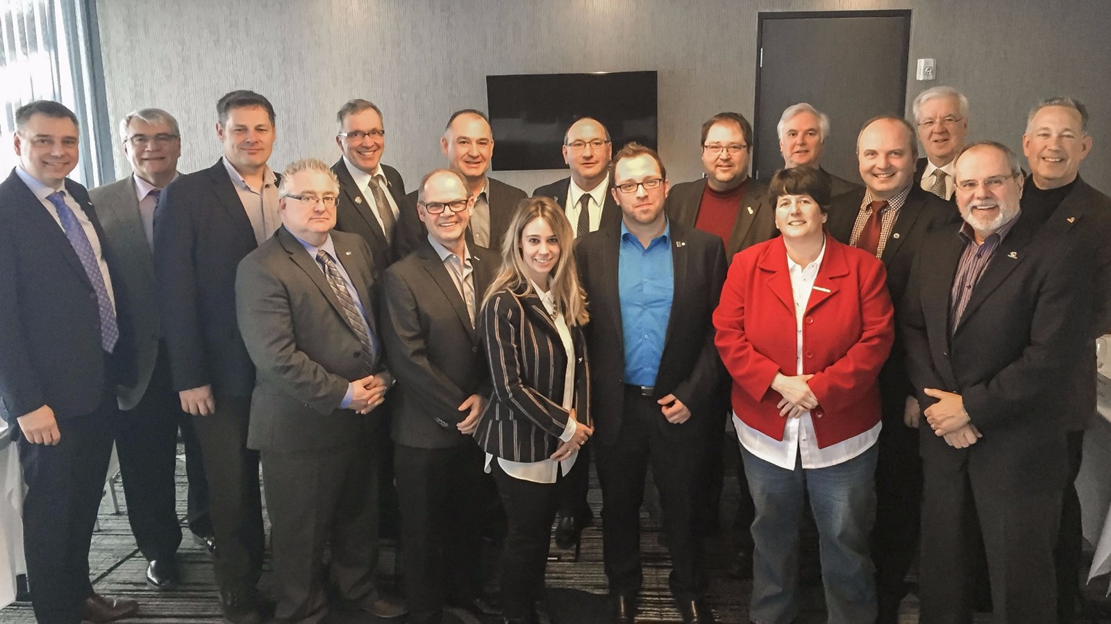 Le Comité sur les aéroports régionaux de l'Union des municipalités du Québec s'est réuni hier pour sa première réunion de travail. Claude Morin y a réclamé un soutien financier plus important.