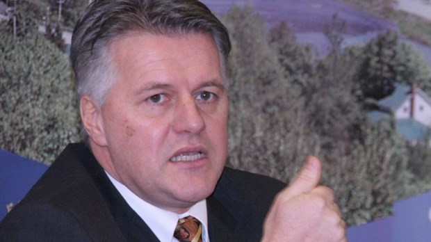 Le ministre Lessard annonce qu'il met un terme à l'application de la réforme de la taxation foncière visant les agriculteurs