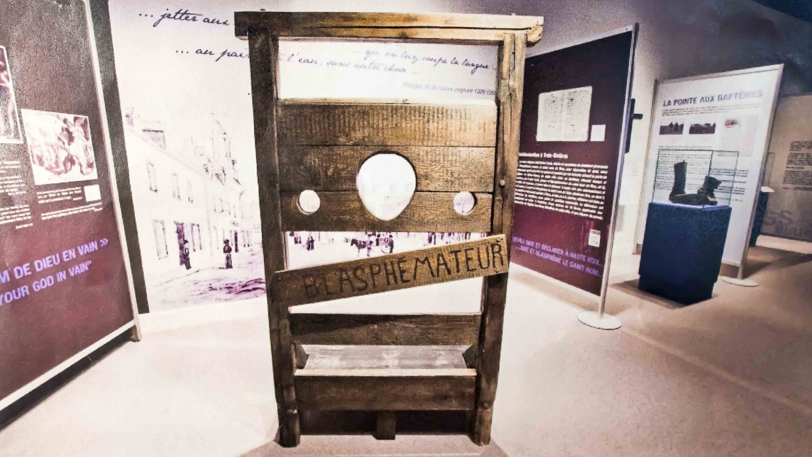 L'exposition s'interroge sur le rapport aux sacres et le cas particulier du Québec, où les détournements du vocabulaire religieux se sont greffés à l'identité de la population. 