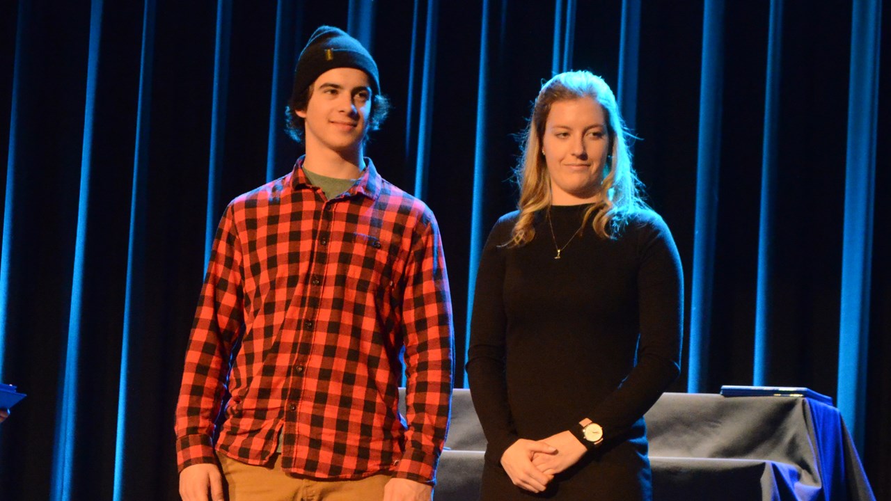 En snowboard cross, Éliot Grondin de Sainte-Marie est nommée en compagnie de Rosemarie Bégin-Tanguay de Saint-Odilon et Anne Gagné de Lac-Etchemin.