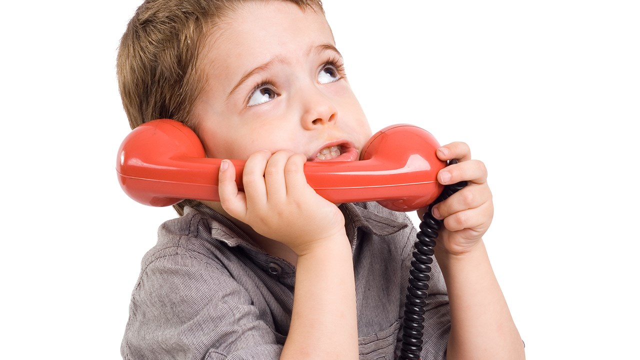 Mon enfant fait des erreurs dans ses phrases, que devrais-je faire?