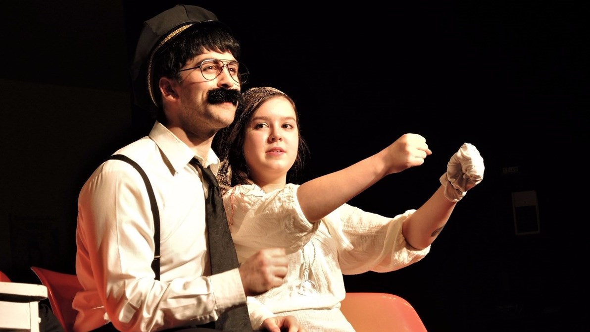 Treize étudiants de la troupe de l'Épisode ont interprété plus d'une trentaine de personnages.