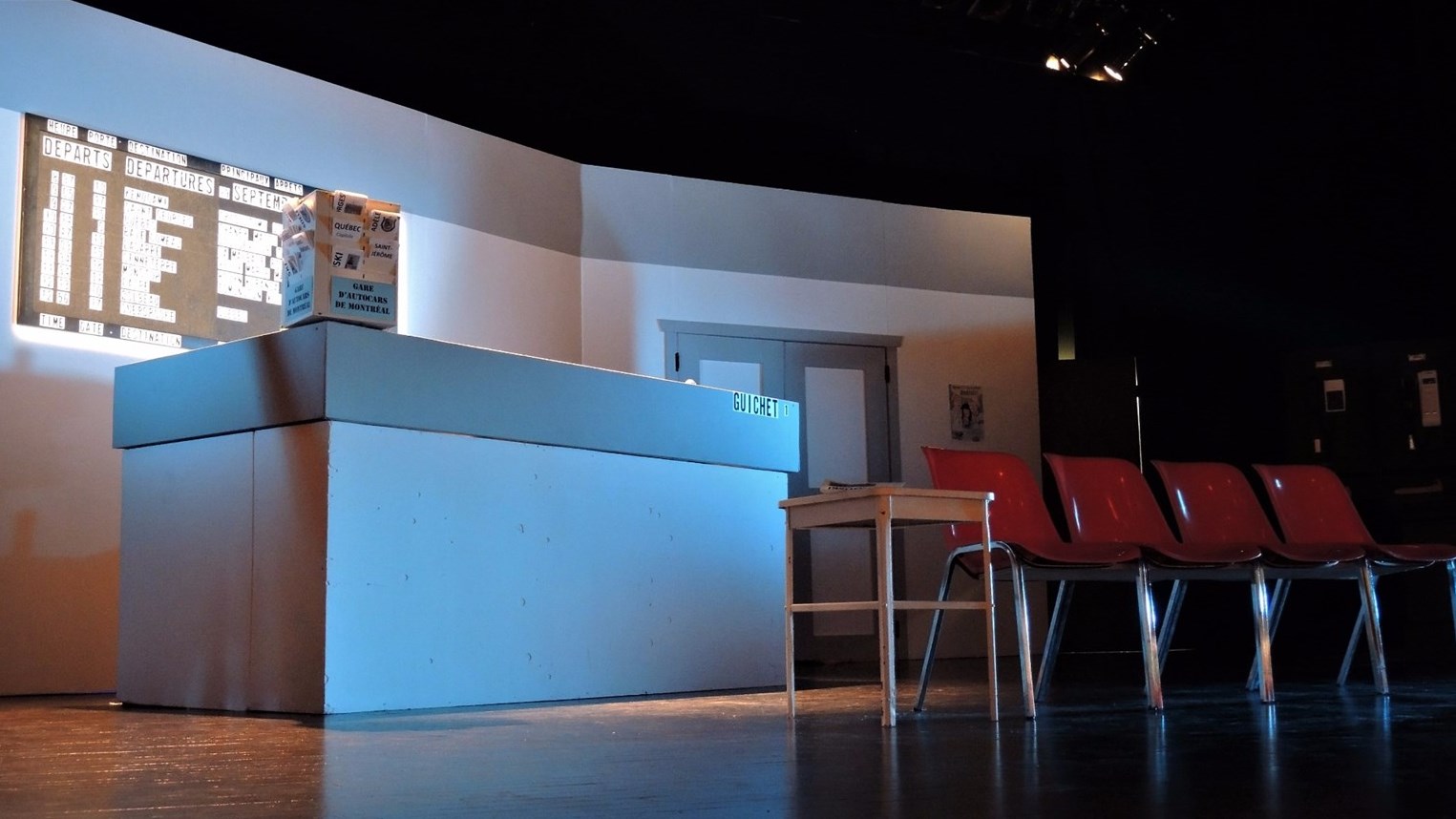 Treize étudiants de la troupe de l'Épisode ont interprété plus d'une trentaine de personnages.