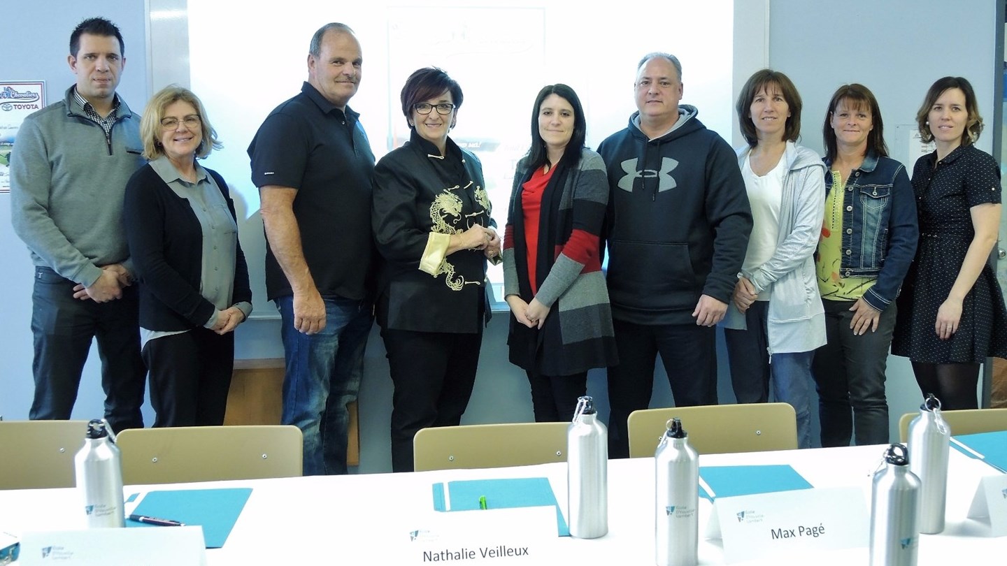 Plusieurs membres du personnel de l'École D'Youville Lambert de Saint-Joseph étaient présents pour l'annonce de l'événement du 9 juin prochain. 