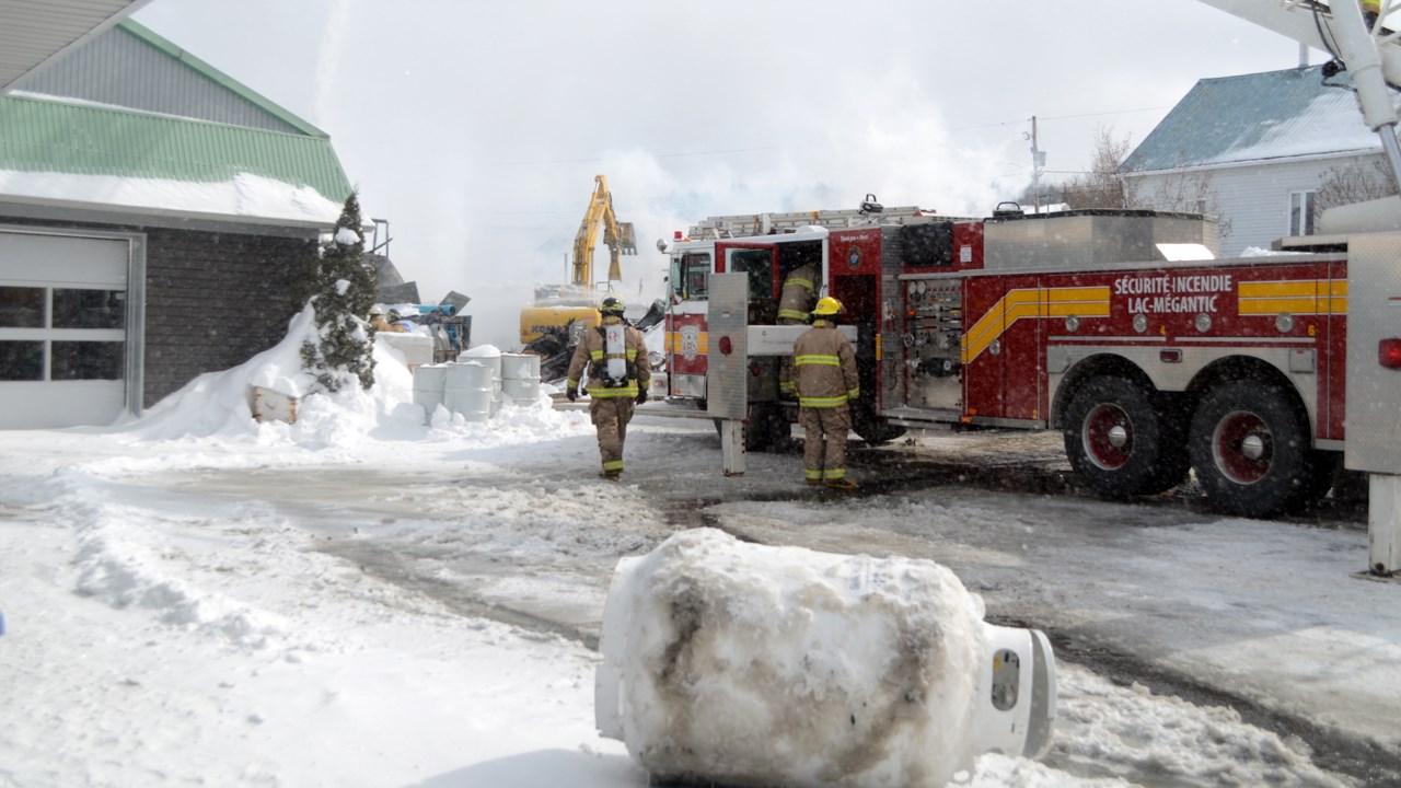 Incendie majeur aux Équipements Lapierre de Saint-Ludger
